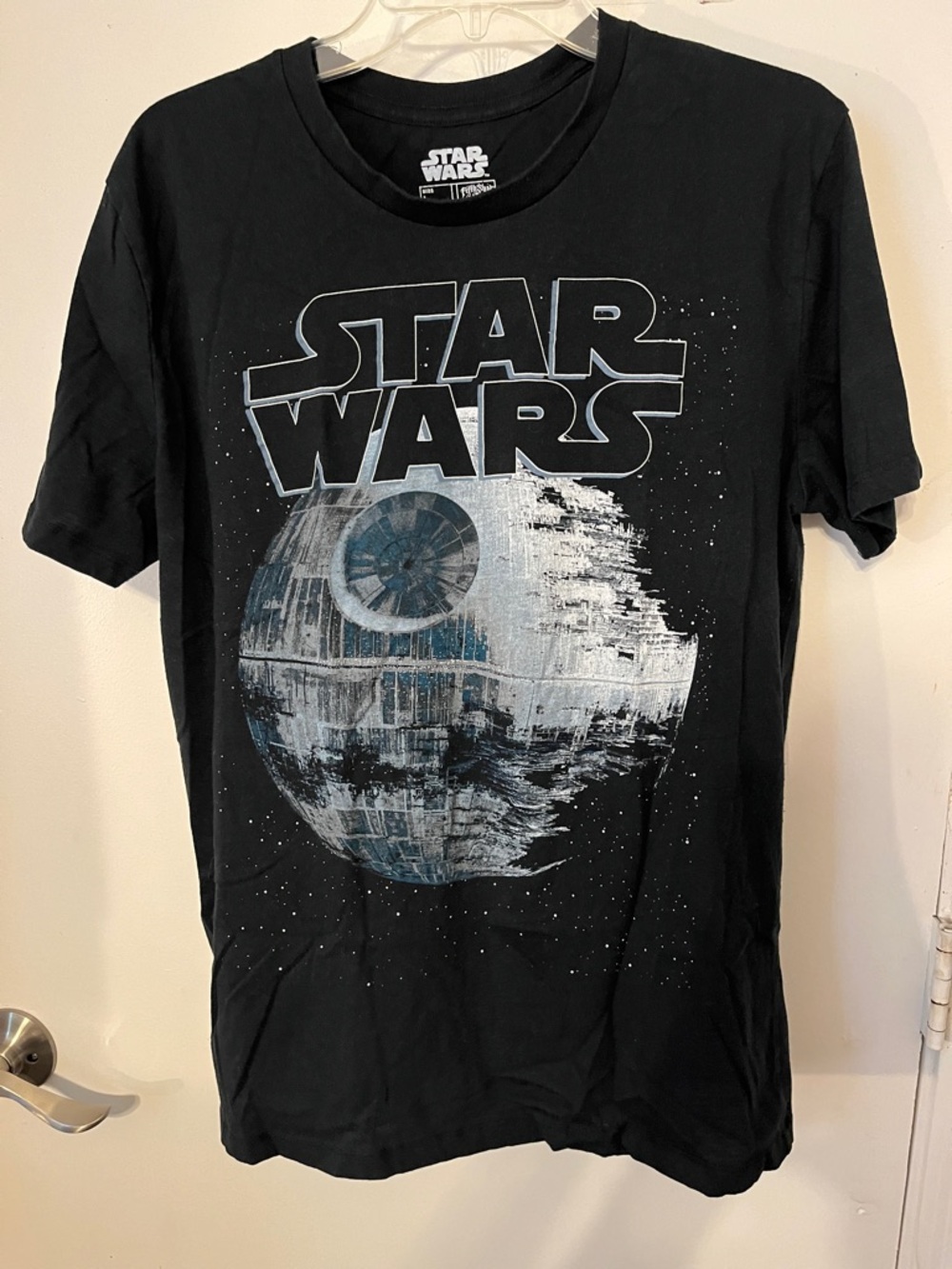 Star Wars men’s Death Star T-shirt, size large black.